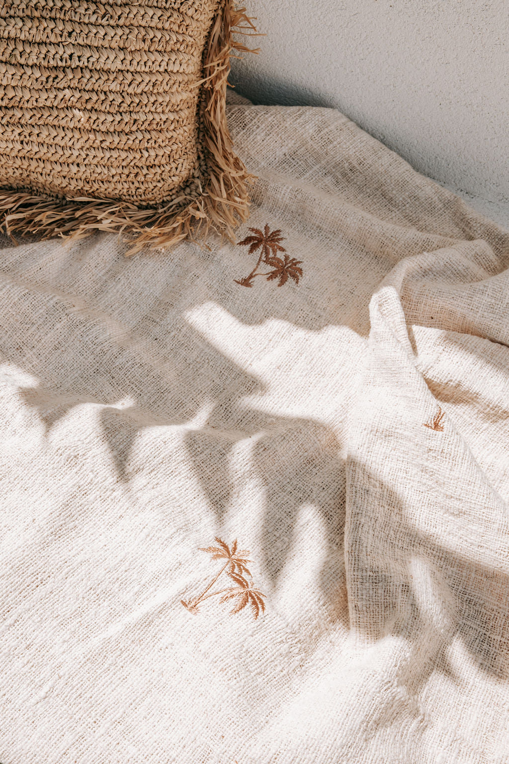 Palm tree throw