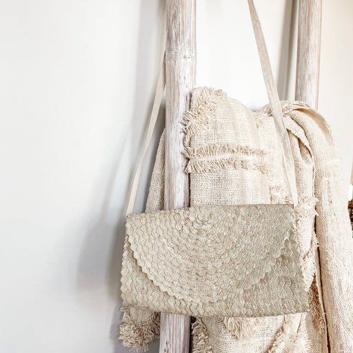 Jolie Clutch