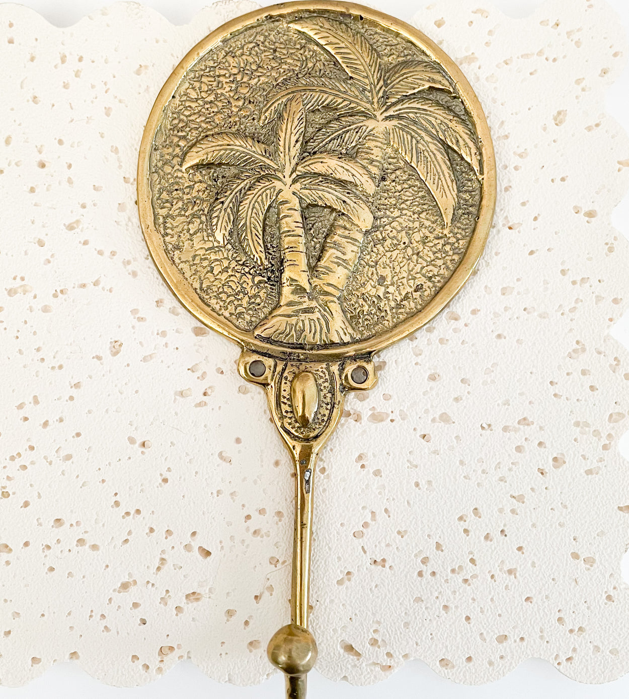 Palm tree flat disk hooks