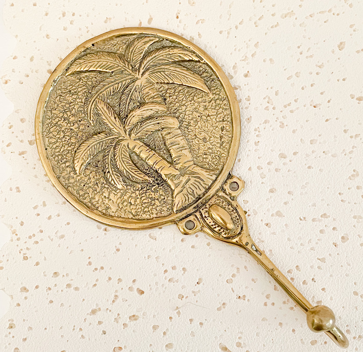 Palm tree flat disk hooks