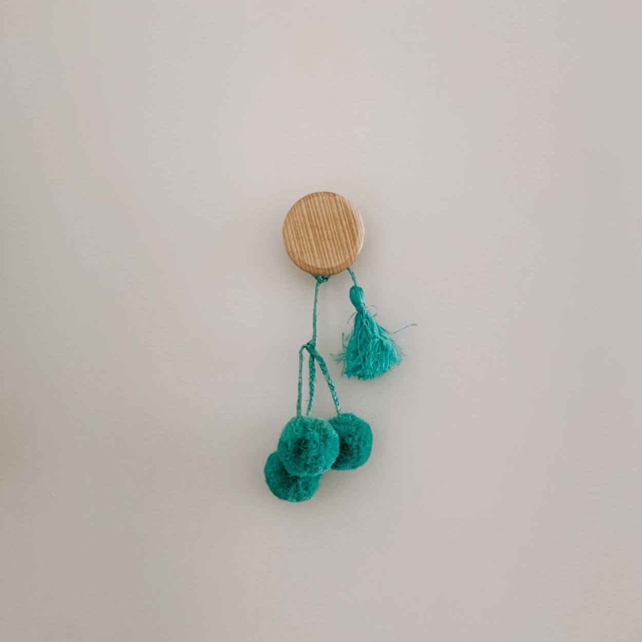 Raffia Pom-Poms