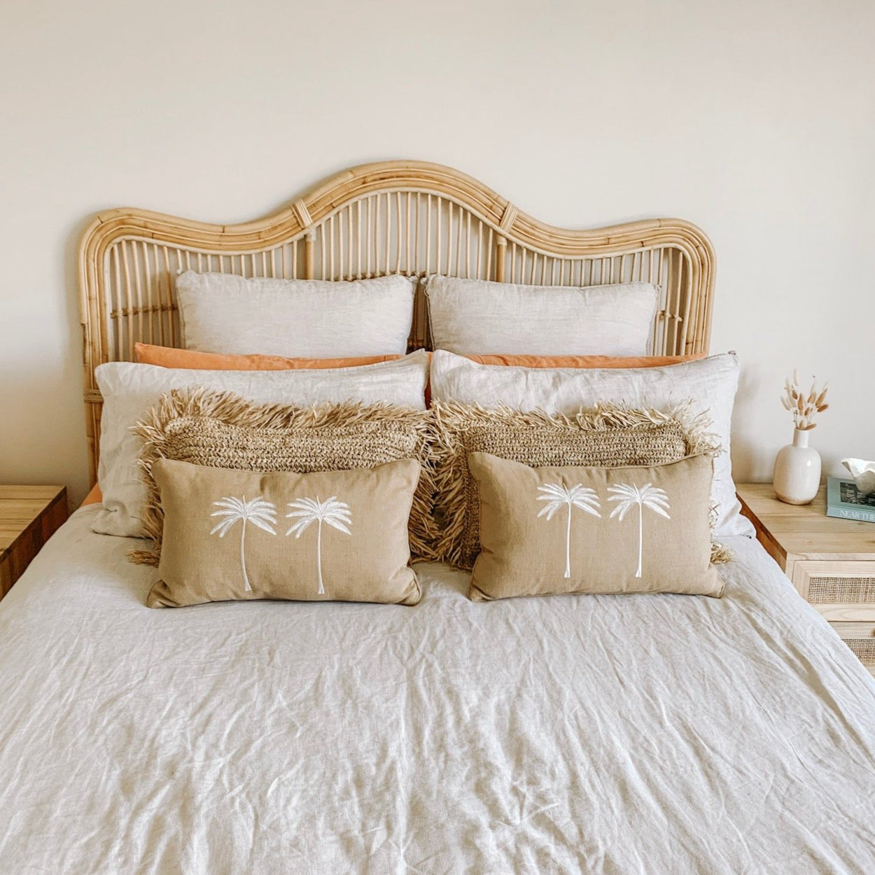 Double Palm Cushion