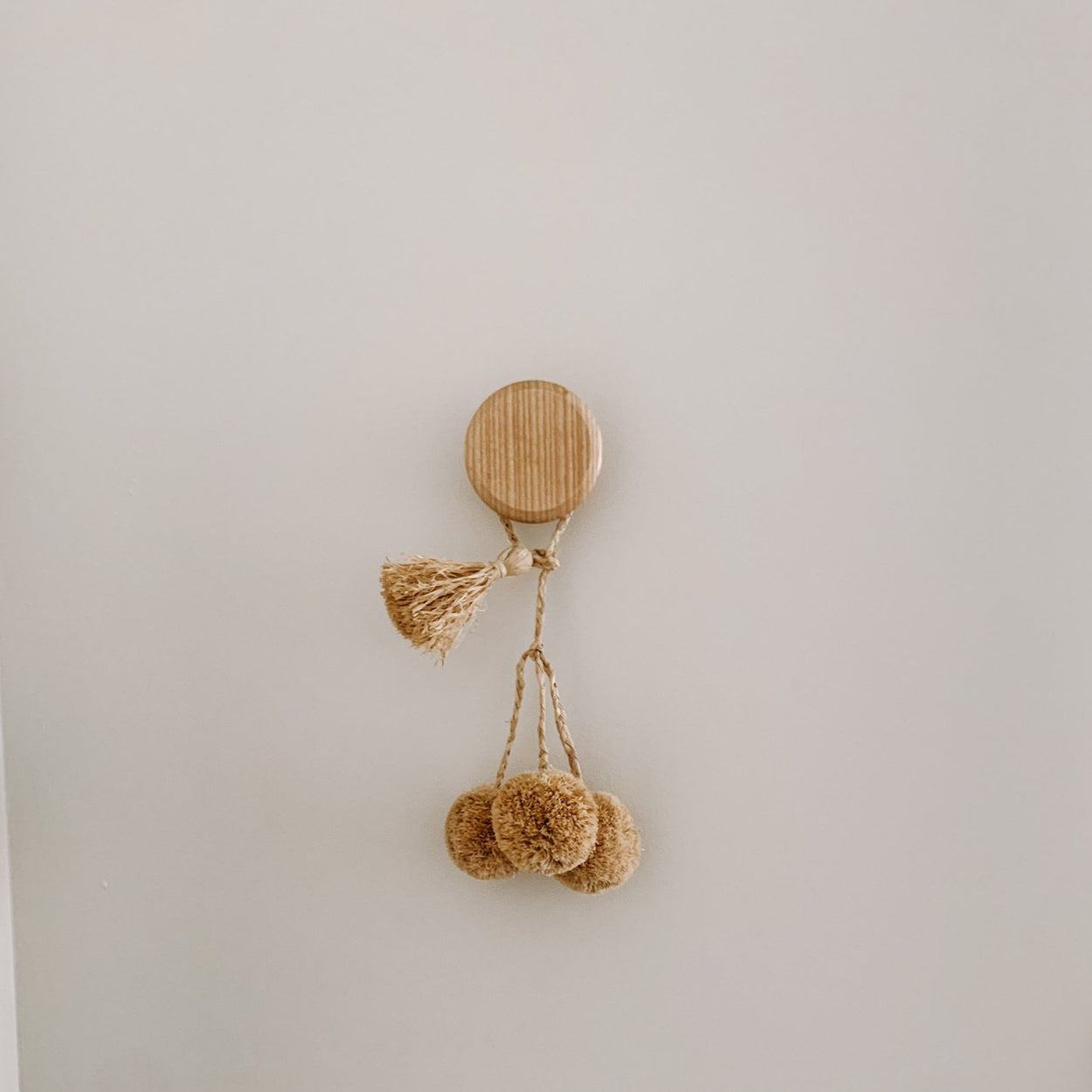 Raffia Pom-Poms