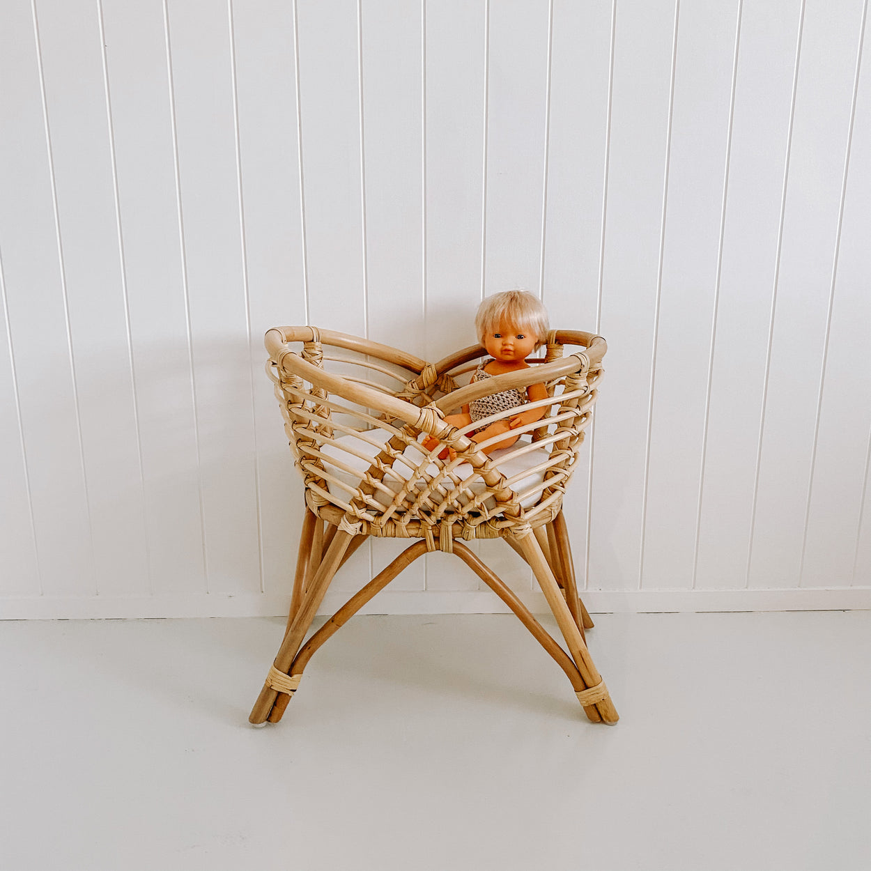 Maya dolls Bassinet
