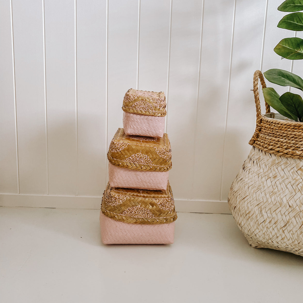 Small Putu Magnolia Offering Boxes