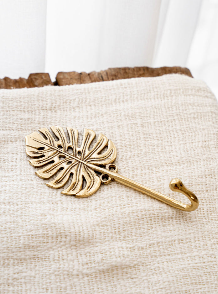 Monstera brass hook