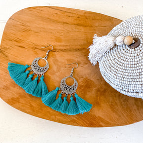 Earrings with cotton tassels