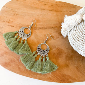 Earrings with cotton tassels