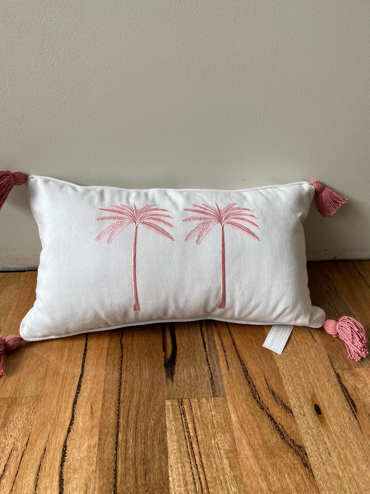 Double Palm Cushion w/Tassel